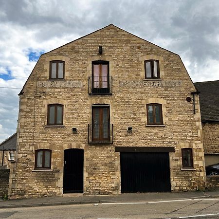 Stylish Town Centre Stay - 2-Bed Luxury Suite With Wifi Stamford Extérieur photo