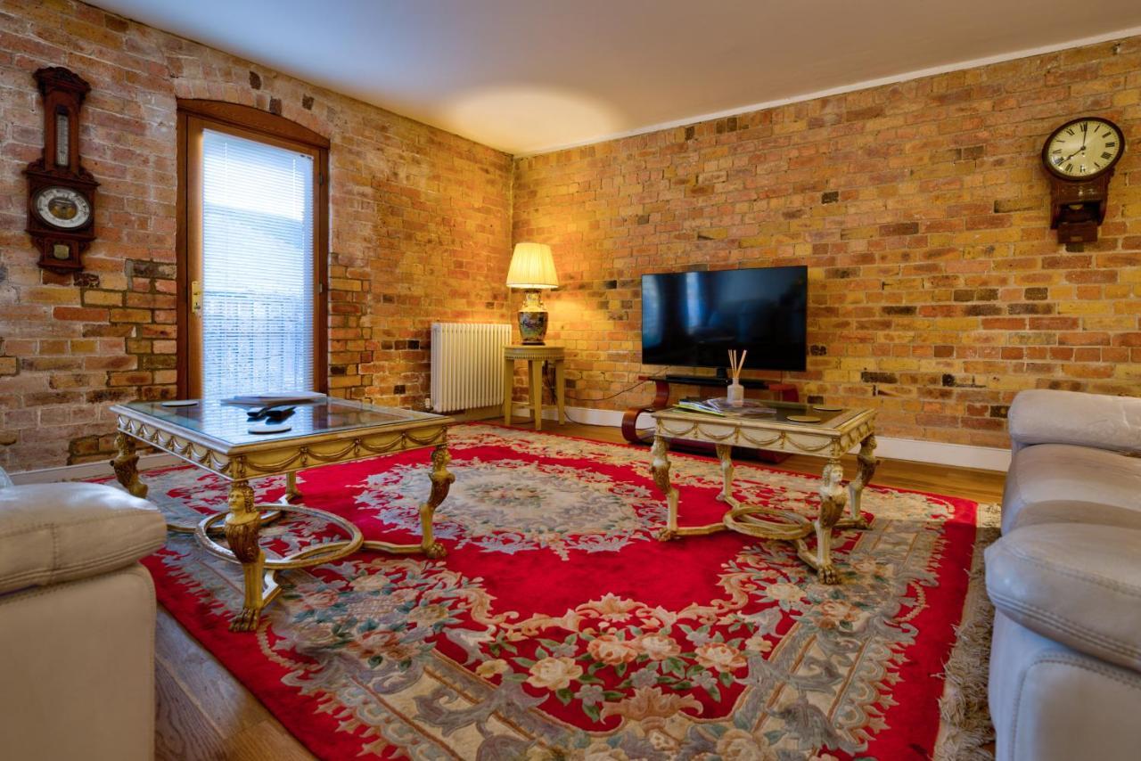 Stylish Town Centre Stay - 2-Bed Luxury Suite With Wifi Stamford Extérieur photo