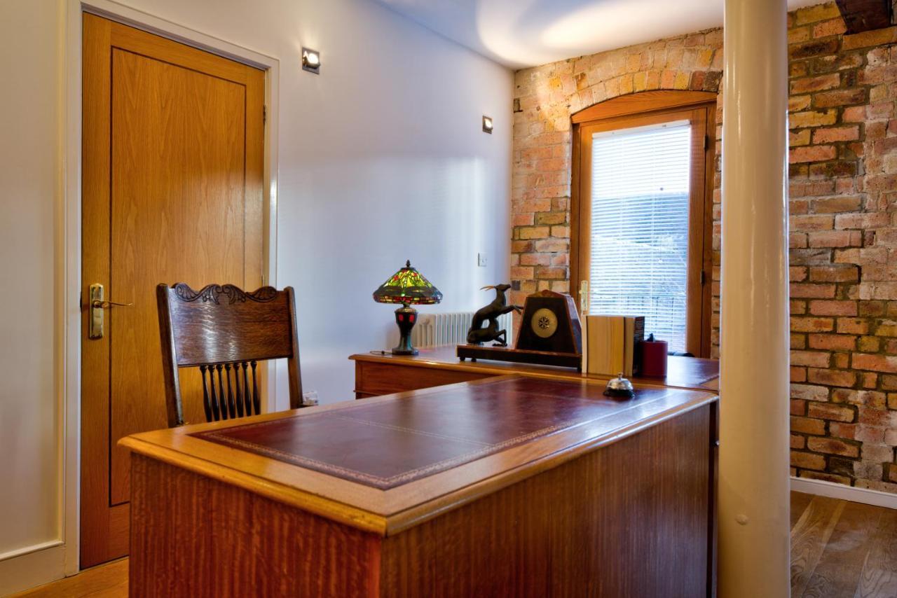 Stylish Town Centre Stay - 2-Bed Luxury Suite With Wifi Stamford Extérieur photo