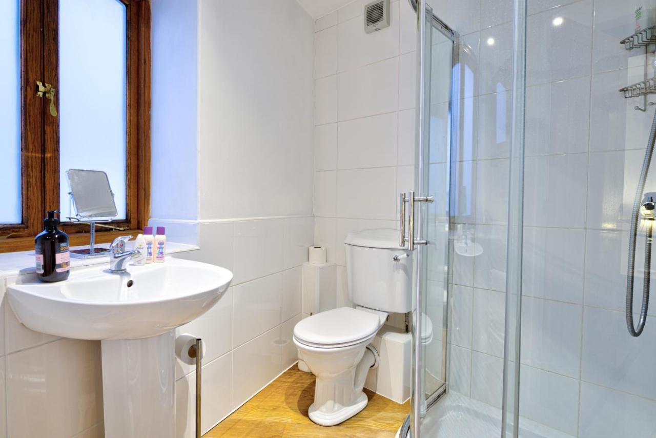 Stylish Town Centre Stay - 2-Bed Luxury Suite With Wifi Stamford Extérieur photo